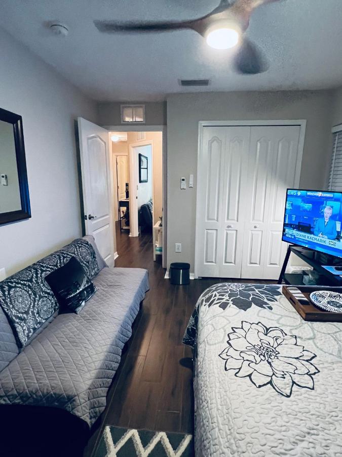 Ruskin Fl Private 2 Bdrm 1 Bath Suite Common Areas Shared With Host And Cat Exterior foto